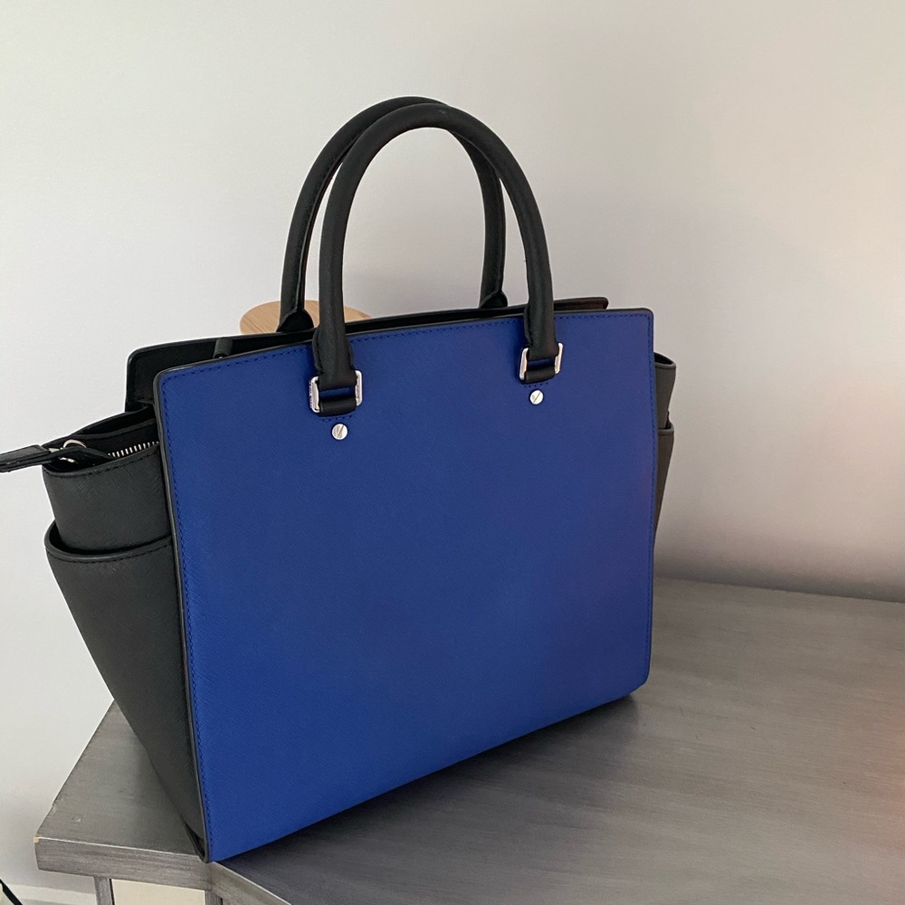 Michael Kors Handbag - Picture 3 of 5